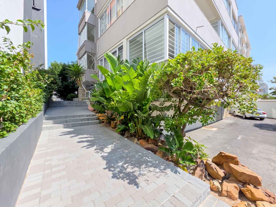 2 Bedroom Property for Sale in Sea Point Western Cape